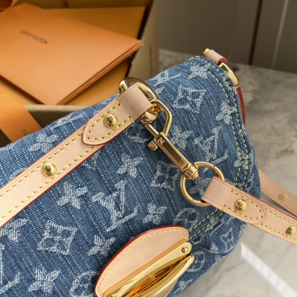 ルイヴィトンバッグ素材ディテール